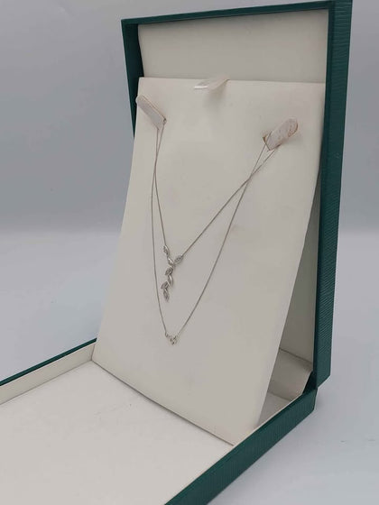 (9K Hallmarked&Tested), White Gold Leaf Design Necklace, 2.3g, 18