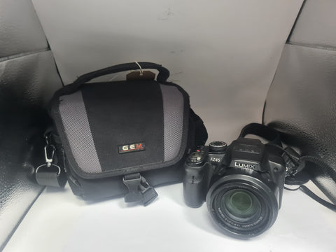 Panasonic Lumix FZ45 14M with case, wire and battery charger