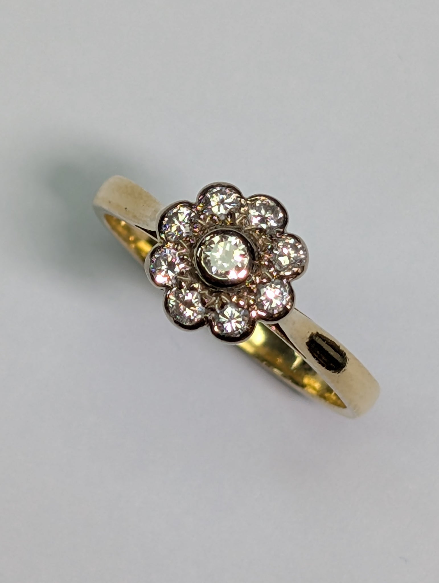 18ct Gold Diamond Floral Ring Size P