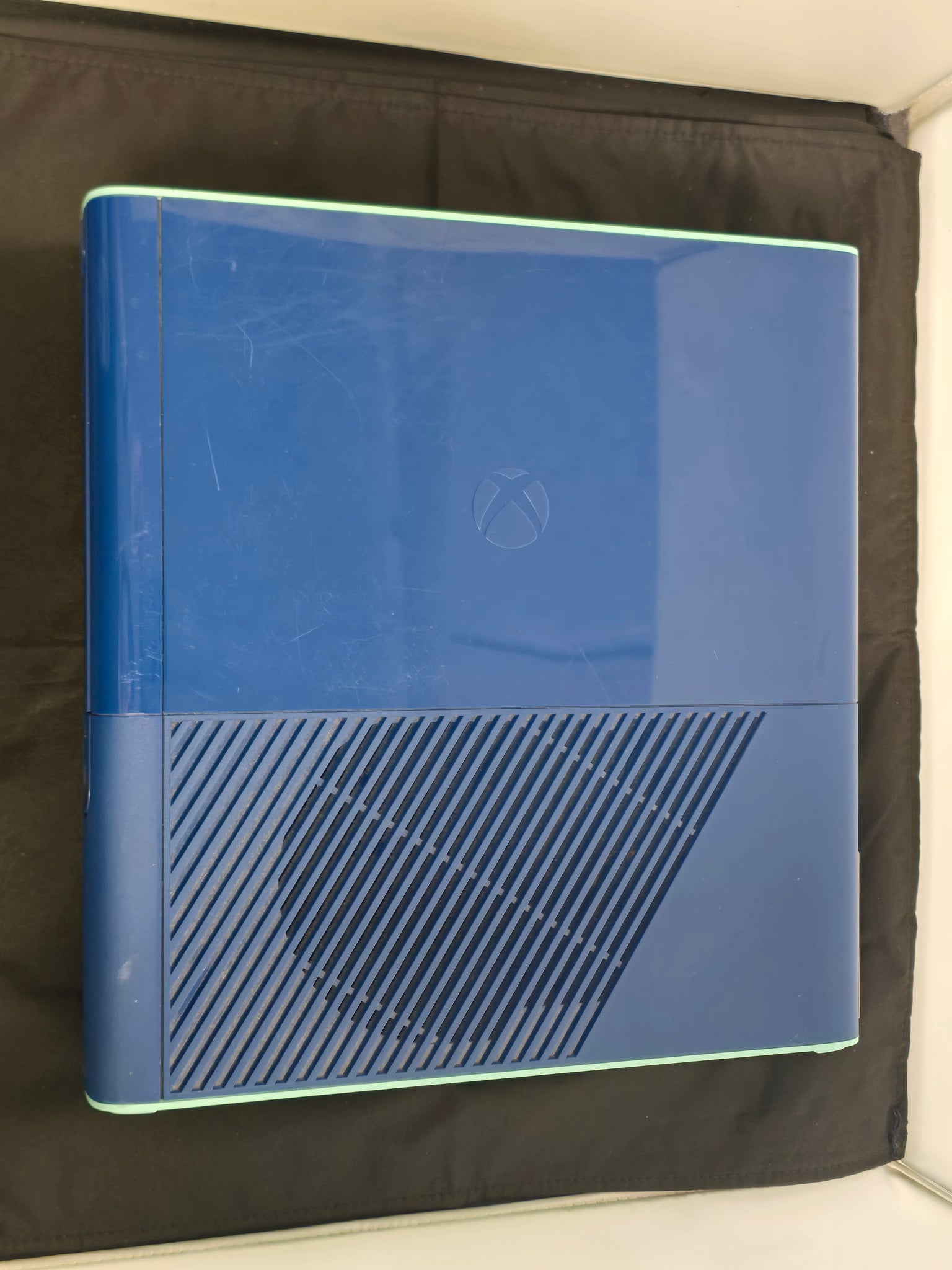 Xbox 360 e 500GB Blue