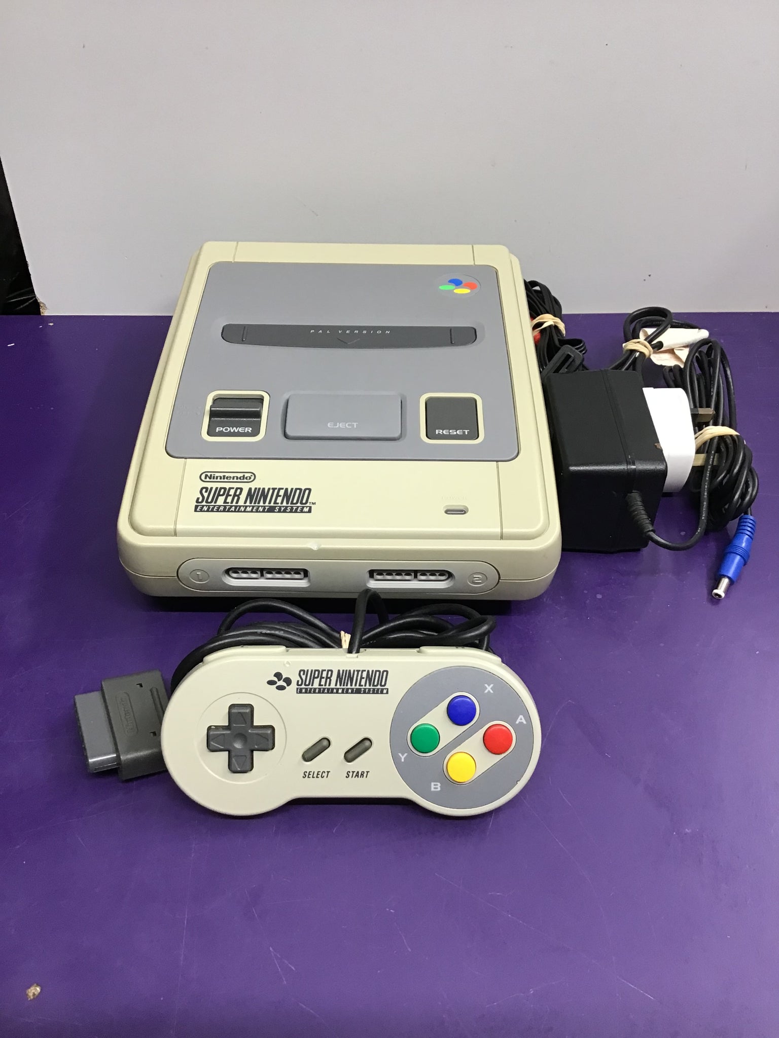 Super Nintendo Entertainment System (SNES)