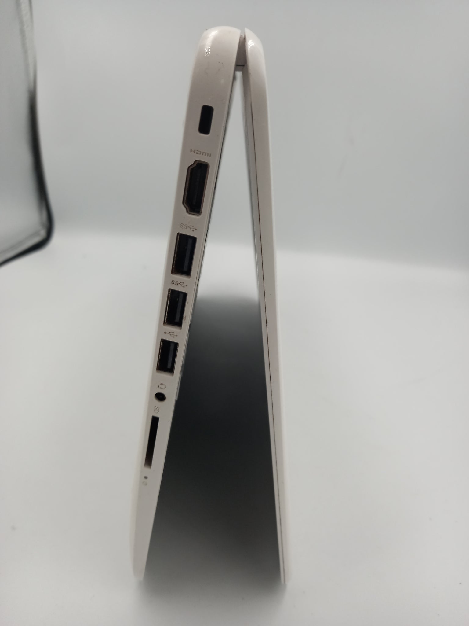 *Spares/Repair* HP 14-AX054/N3060/4GB RAM/32GB SSD/No OS