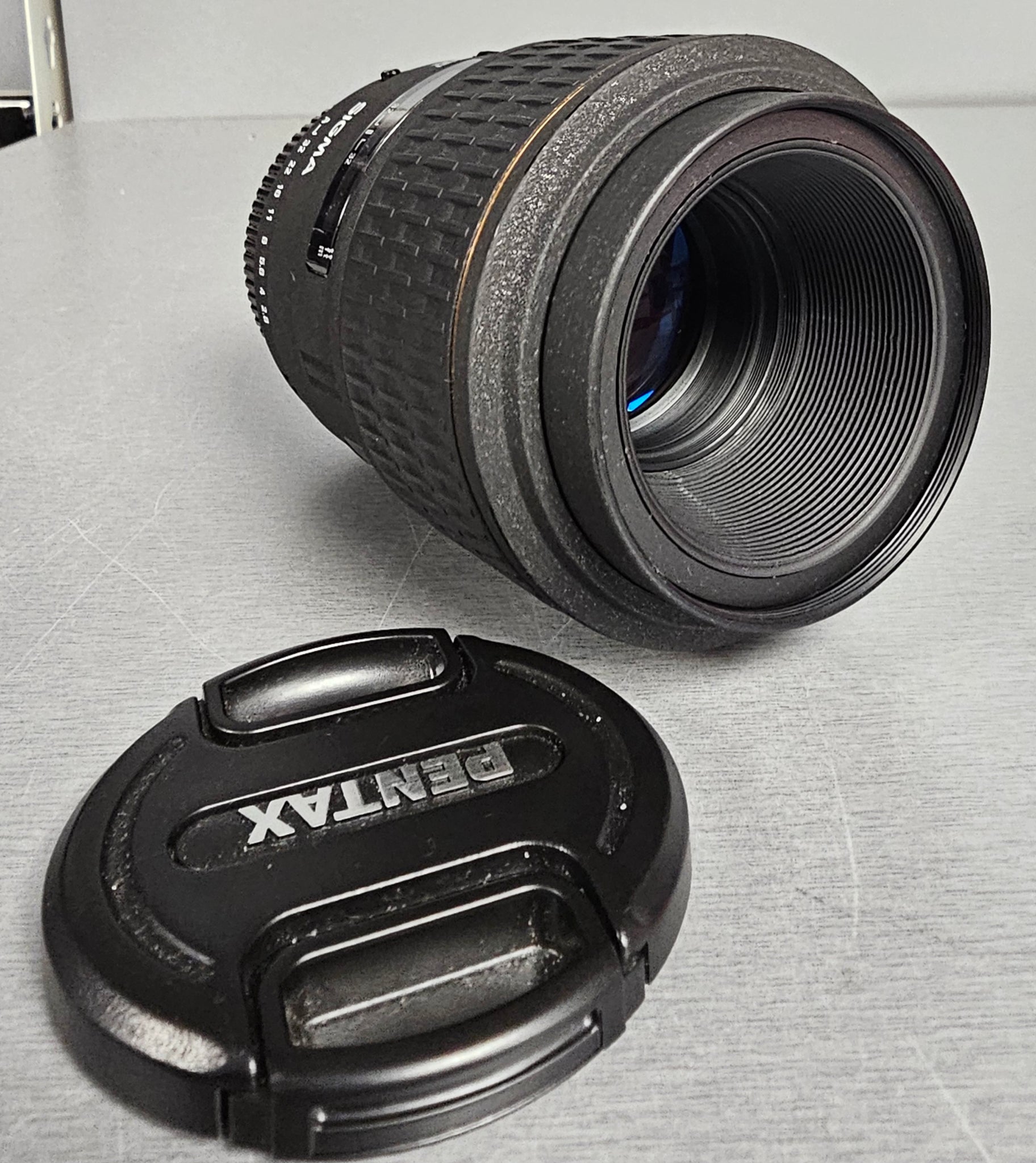 Sigma 105mm f/2.8 EX Macro - Sigma SA Fit