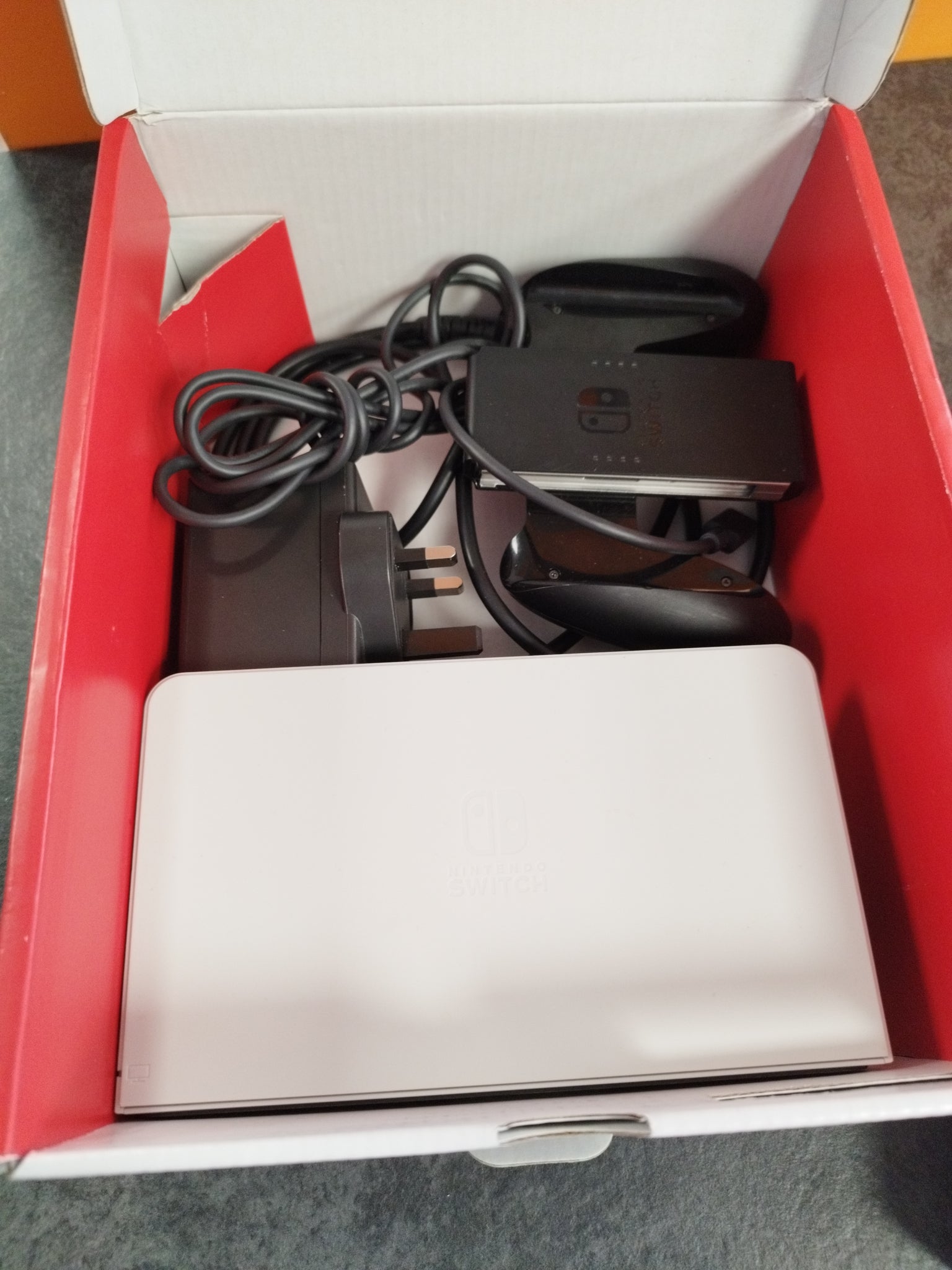 Nintendo Switch OLED - White