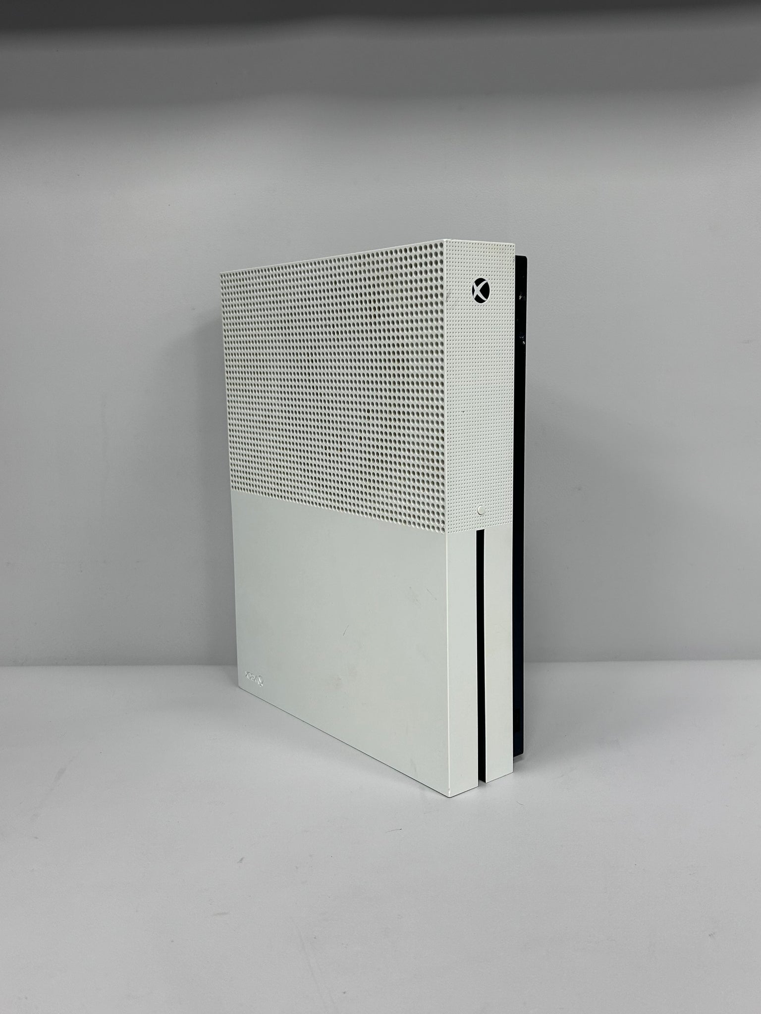 Xbox One S 1TB HALO 5 GUARDIANS Package