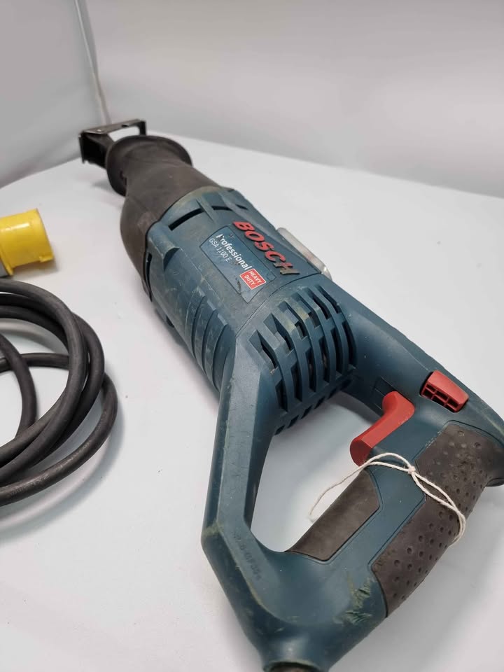 **COLLECTION ONLY** BOSCH GSA 1100 E 110V Heavy Duty Professional Reciprocating Saw