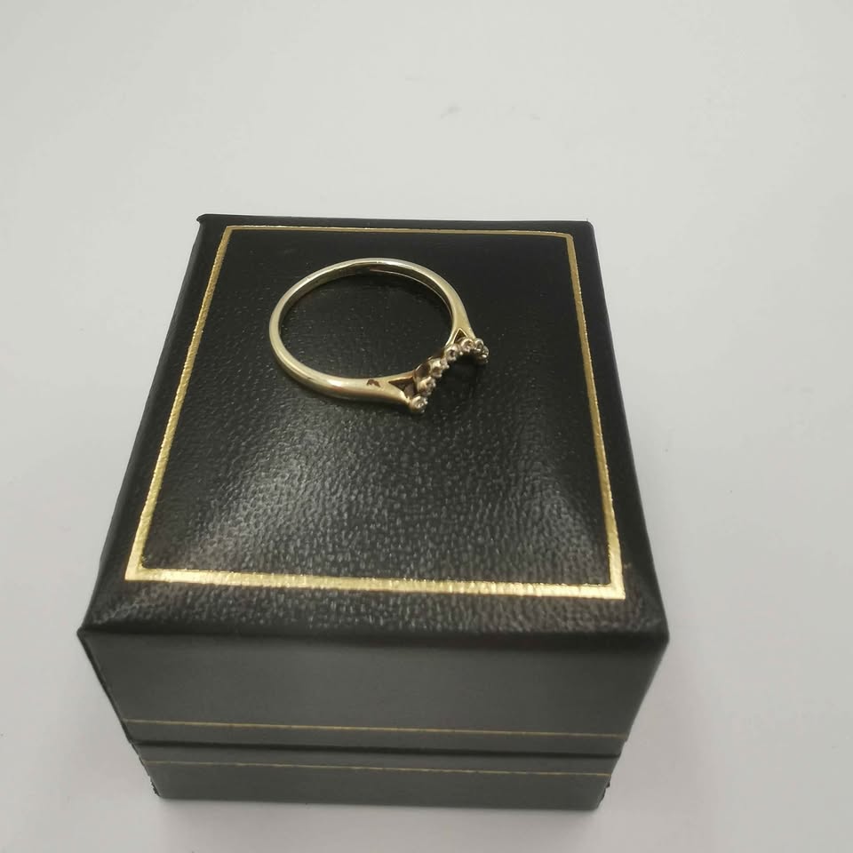 9ct Diamond Gold Ring Hallmarked 1.2g Size L **Hallmarked & Tested**