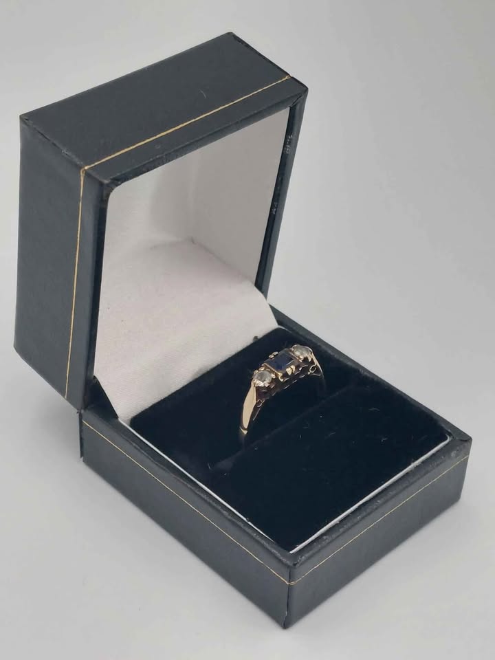 (9ct Hallmarked&Tested), Gold Three Stone Ring, (Two Clear, One Blue), 2.3g, Size Q