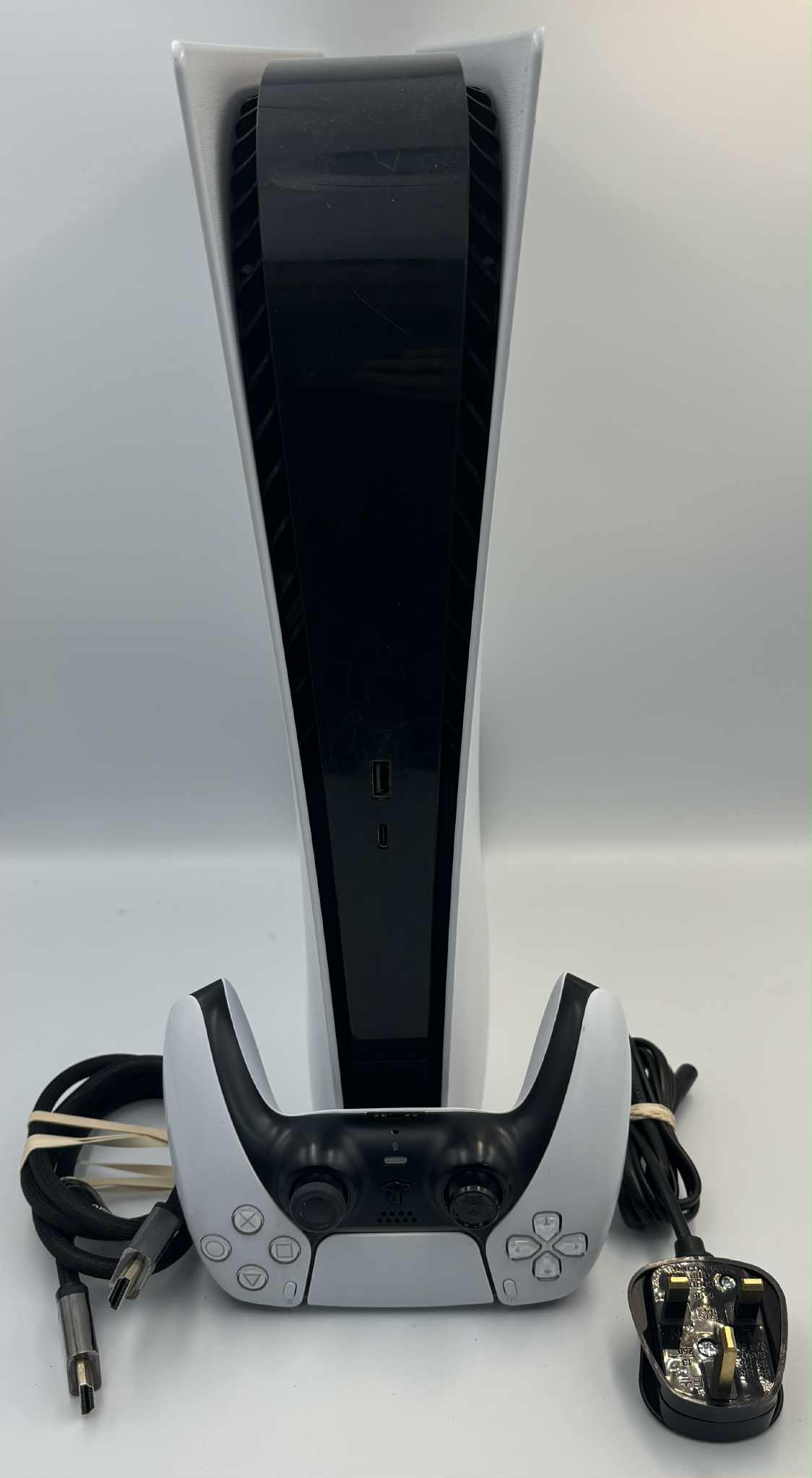 Playstation 5 Console, 825GB, White, Unboxed with pad and cables