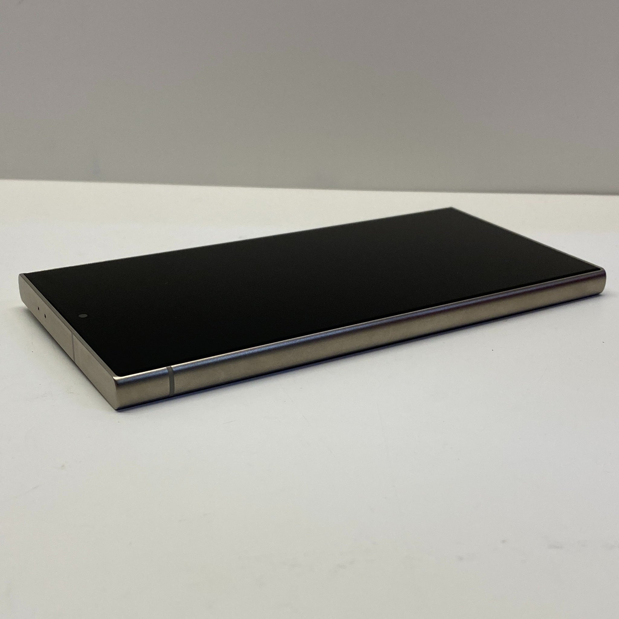 Samsung Galaxy S24 Ultra Unlocked Model SM-S928B/DS 256GB in Titanium Grey Boxed