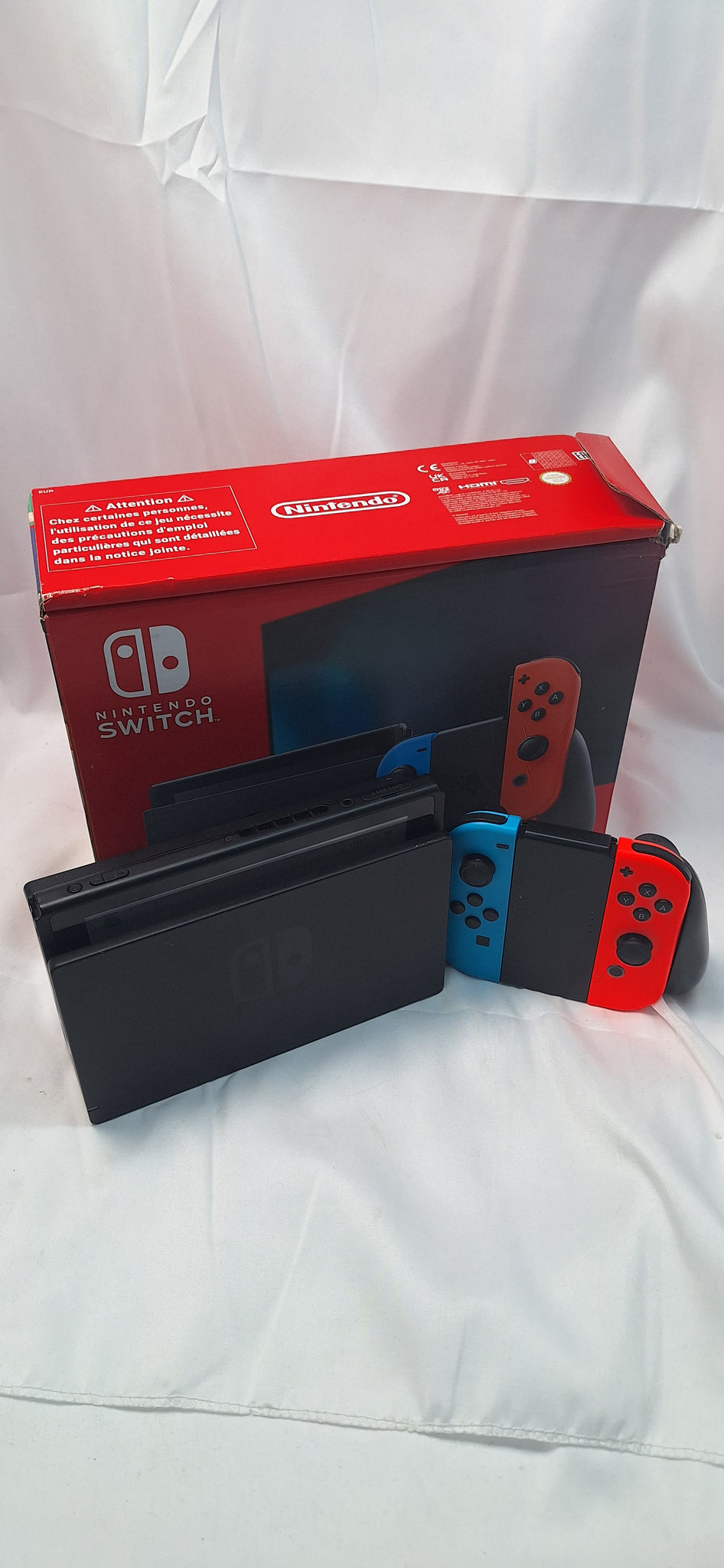 Nintendo Switch 32GB handheld console Neon red blue boxed