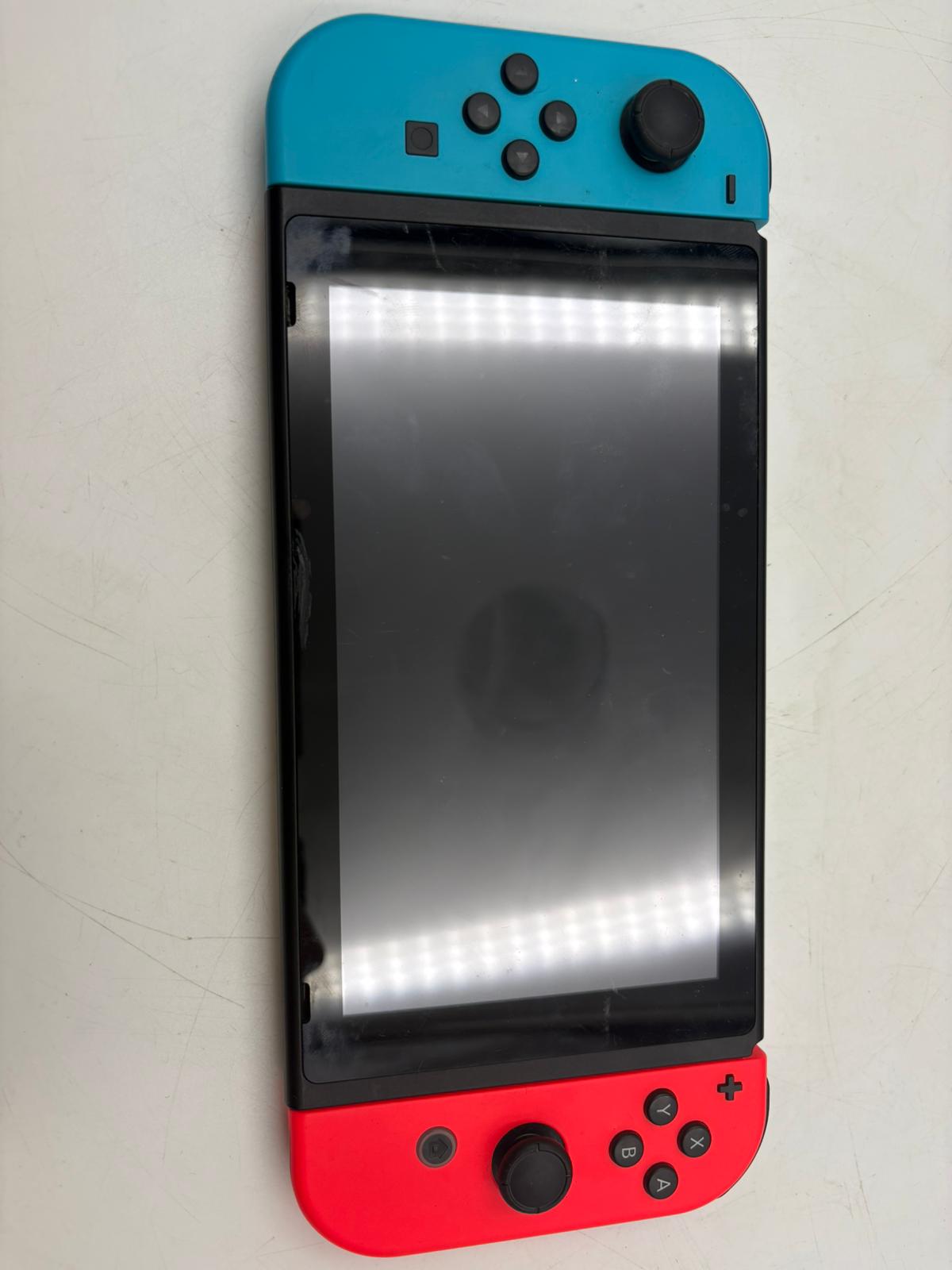 Nintendo Switch (Neon Red/Blue)
