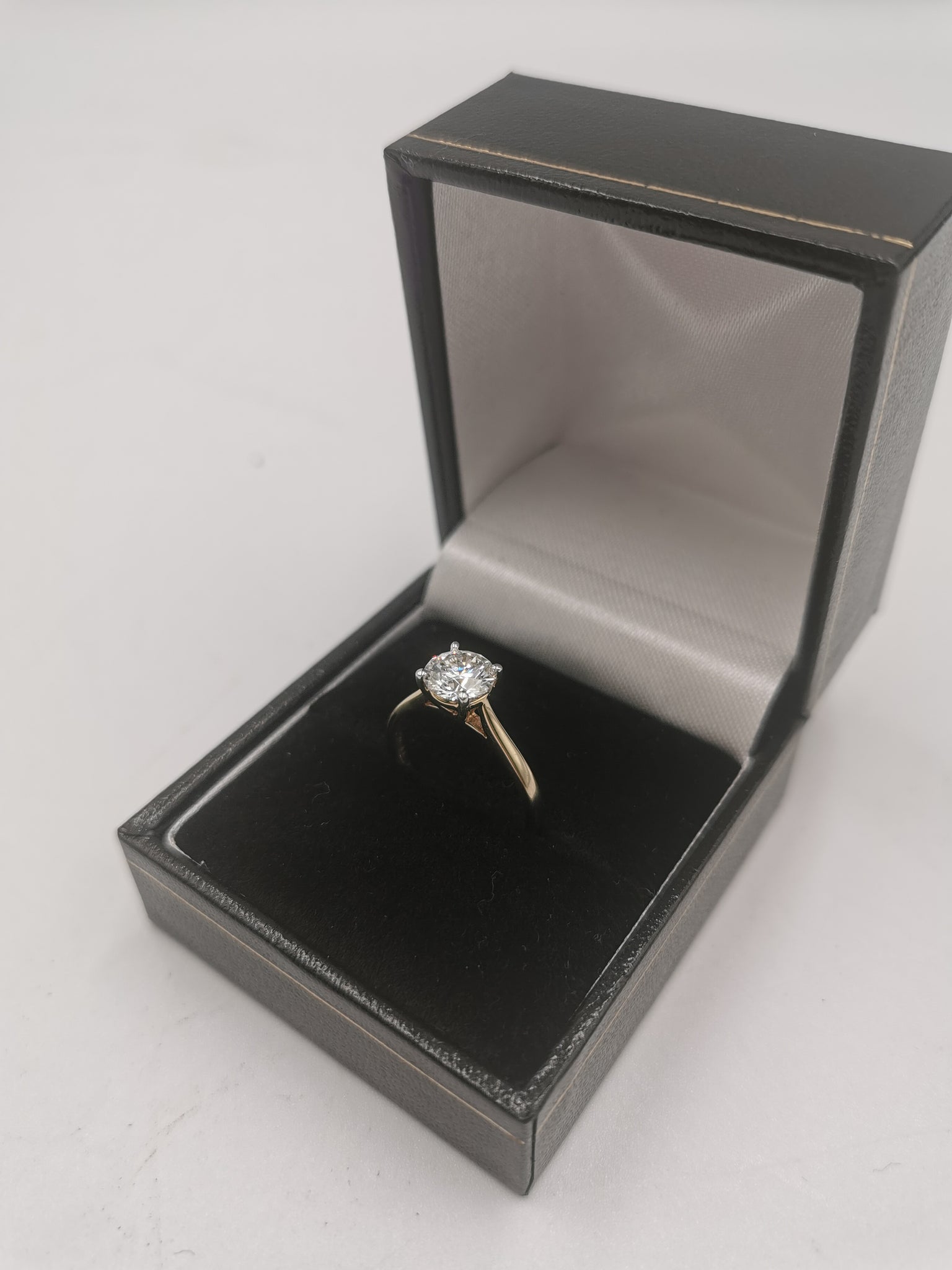 9K Gold Ring with Brilliant Round 1CT Diamond, 375 Hallmarked, 1.9Grams, Size: K