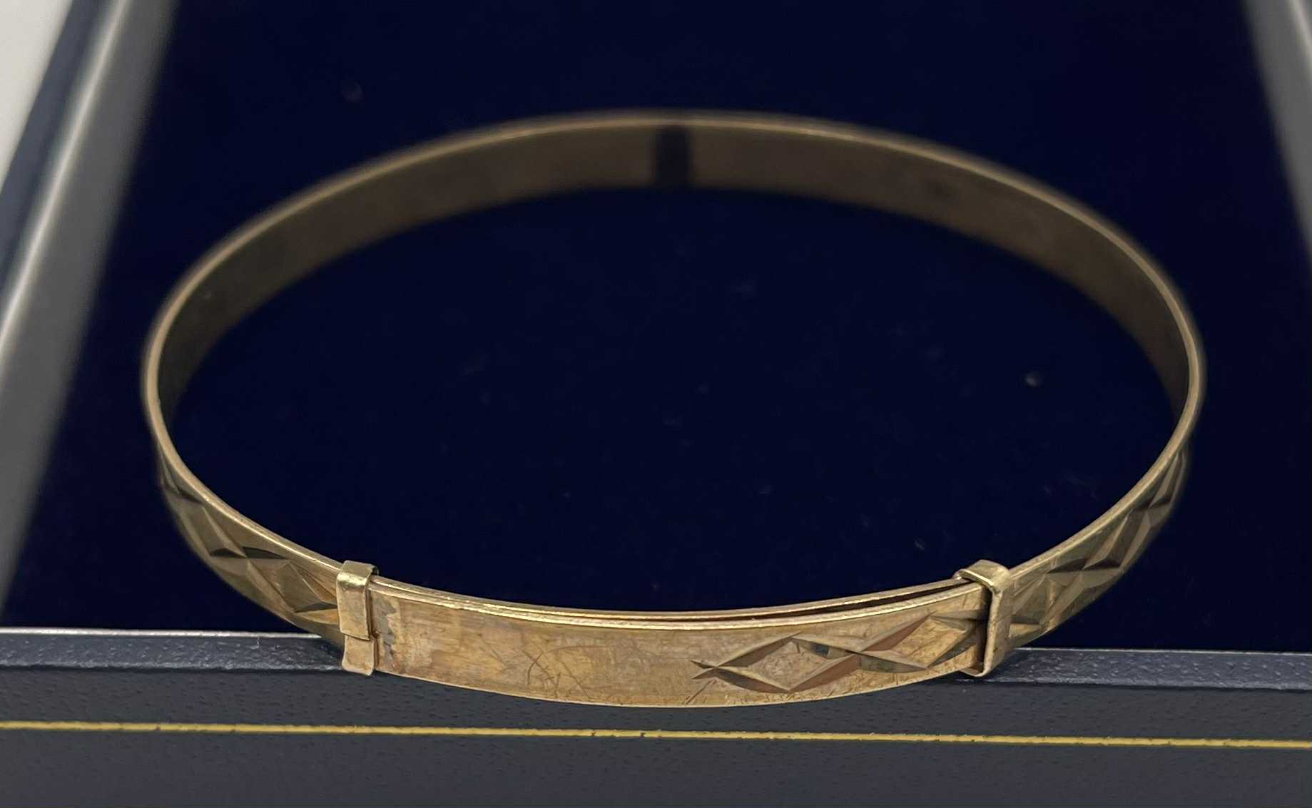 Baby Gold bangle - 9ct