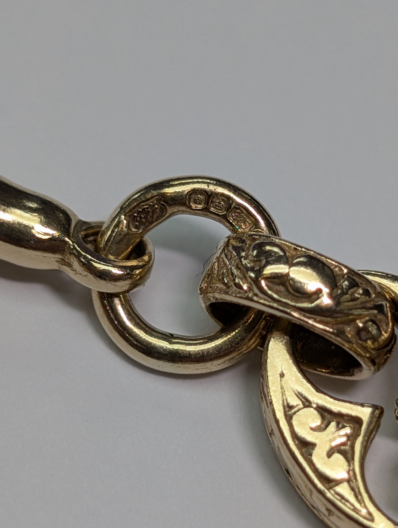 9ct Gold Ornate Mariner Style Bracelet