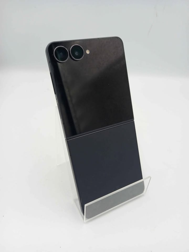 Samsung Galaxy Z Flip7 (SM-F766B) 256GB Jetblack, Unlocked B