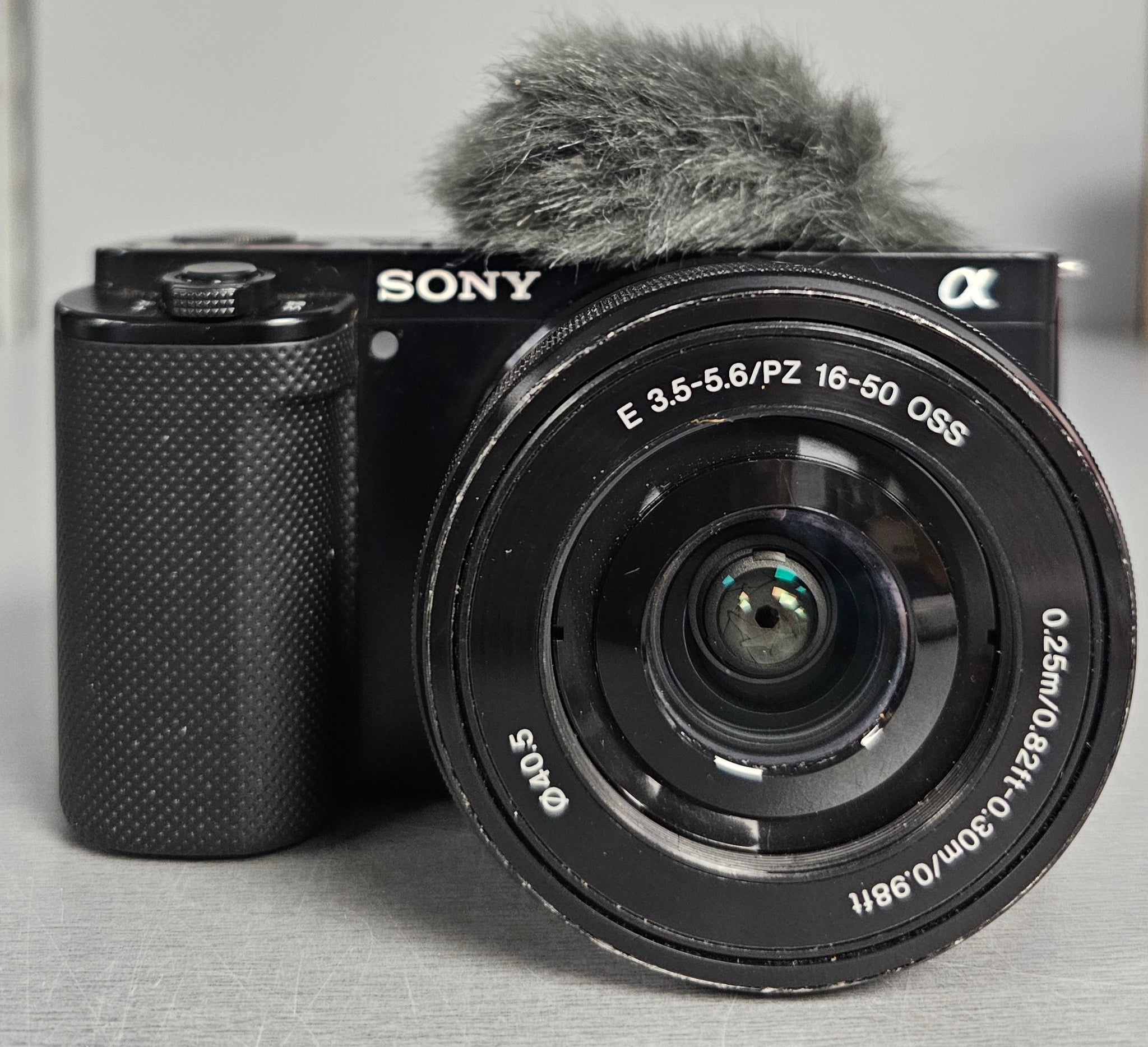 SONY ZV-E10L Mirrorless Vlogging Camera with E PZ 16-50 mm f/3.5-5.6 OSS Lens