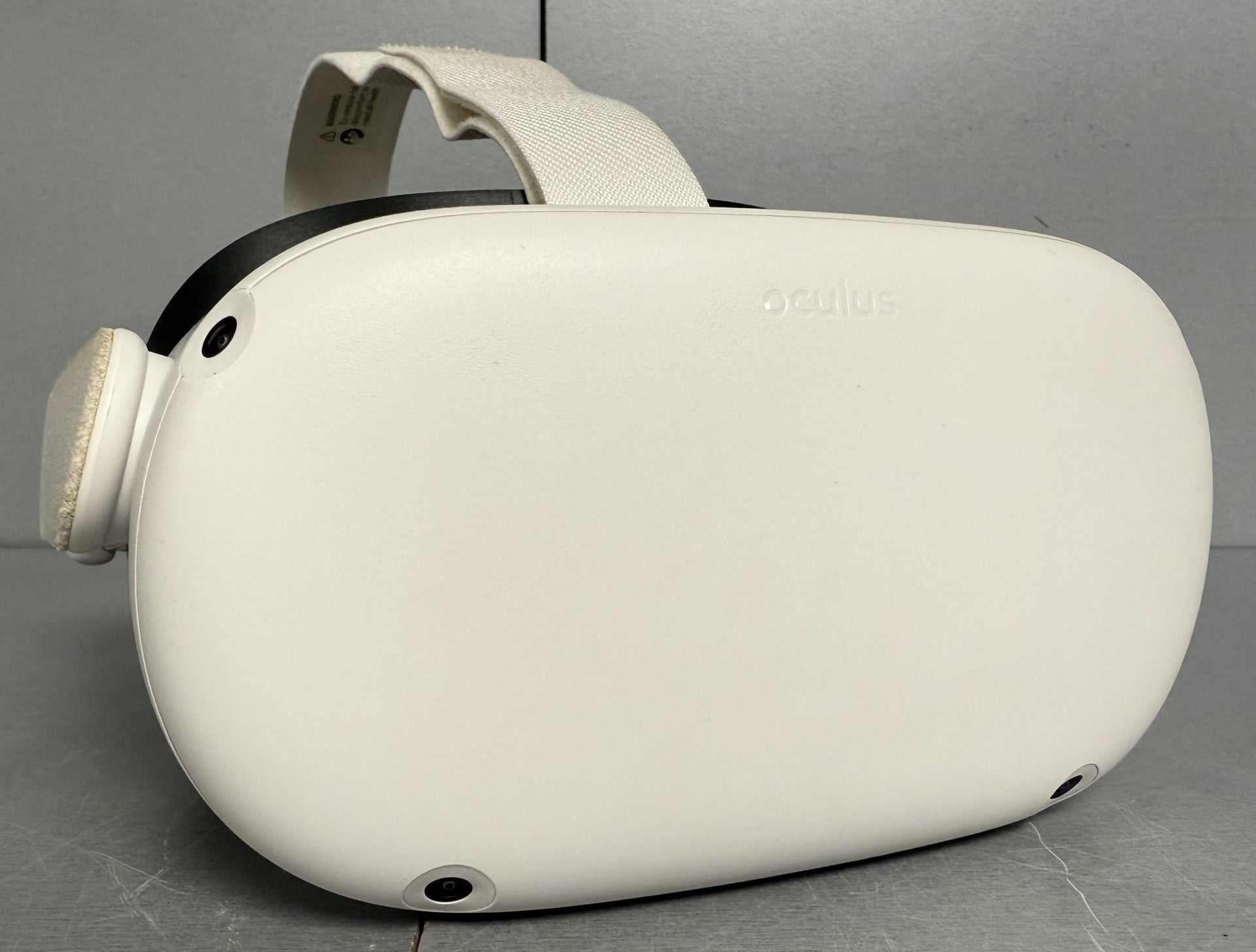 Oculus Meta Quest 2 128GB All-in-One VR Headset ** Boxed **