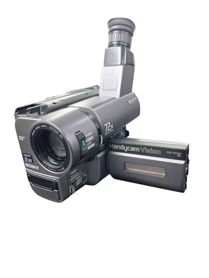 DX Sony CCD-TRV35E Video8 Tape Digital Video Camera Handycam - Unboxed