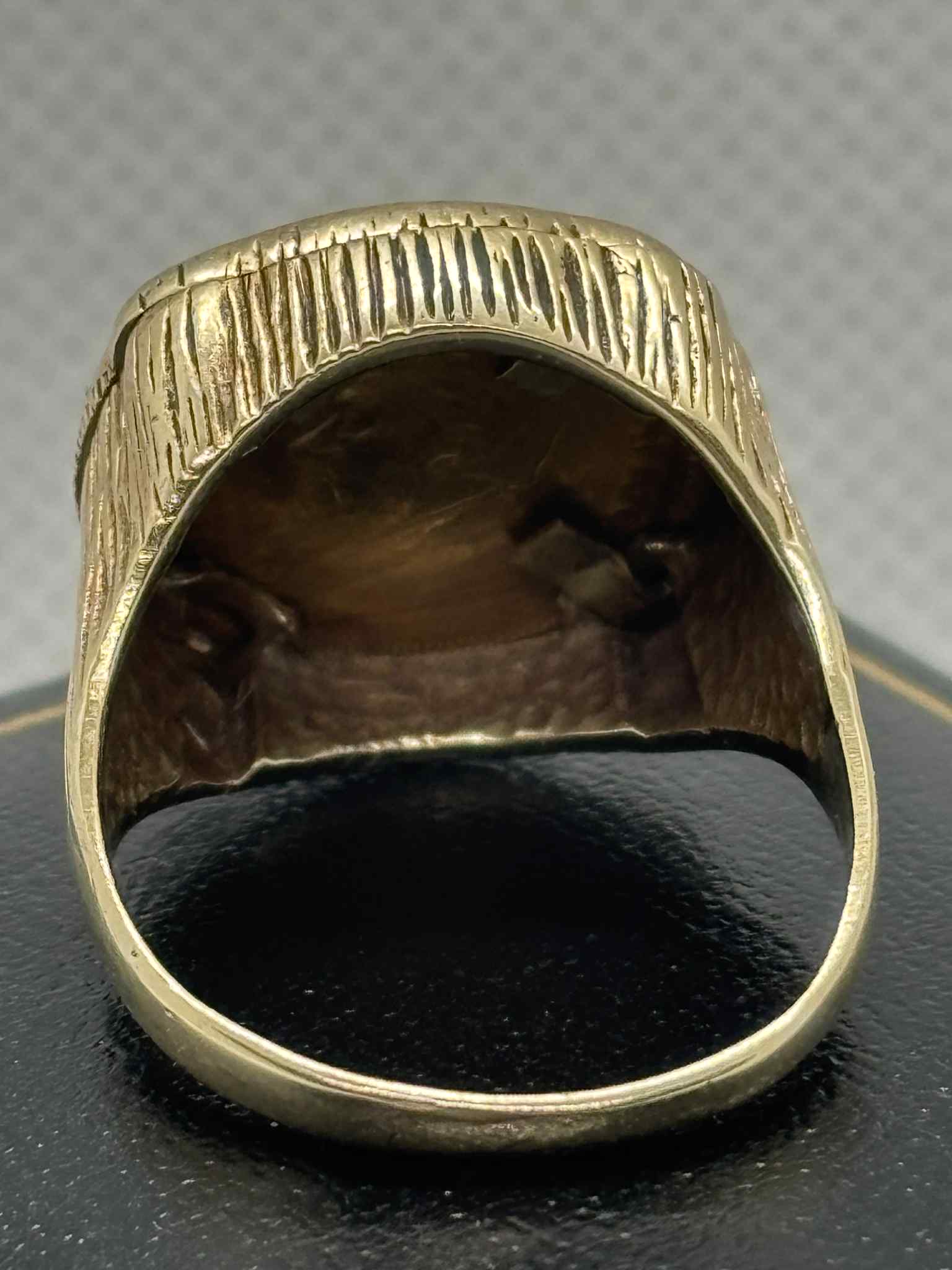 1/10 Krugerrand 3.39G 22K Ring 5.54G 9K yellow gold Size P