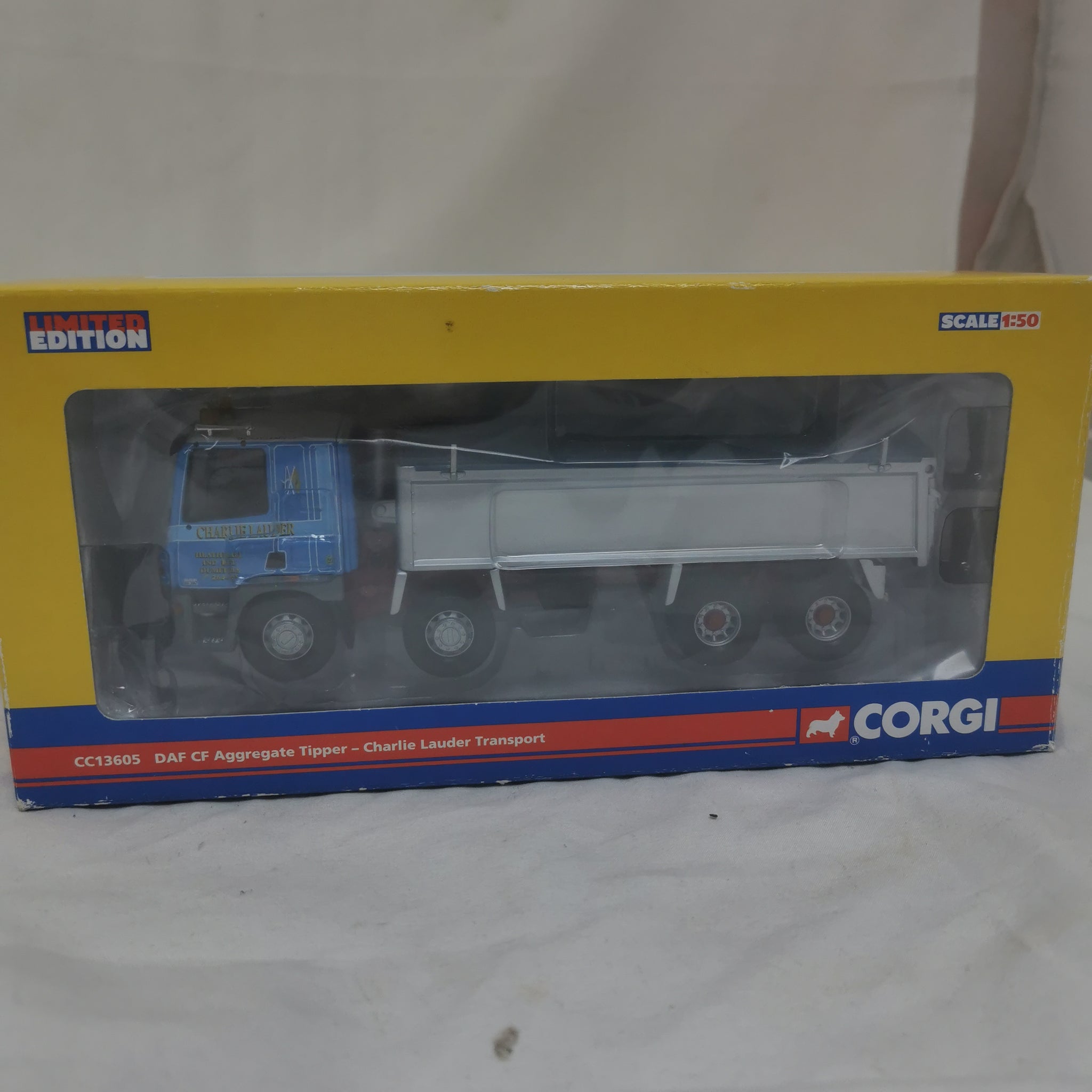 2005 VNMIB 1:50 CORGI CC13605 DAF CF AGGREGATE TIPPER,CHARLIE LAUDER TRANSPORT