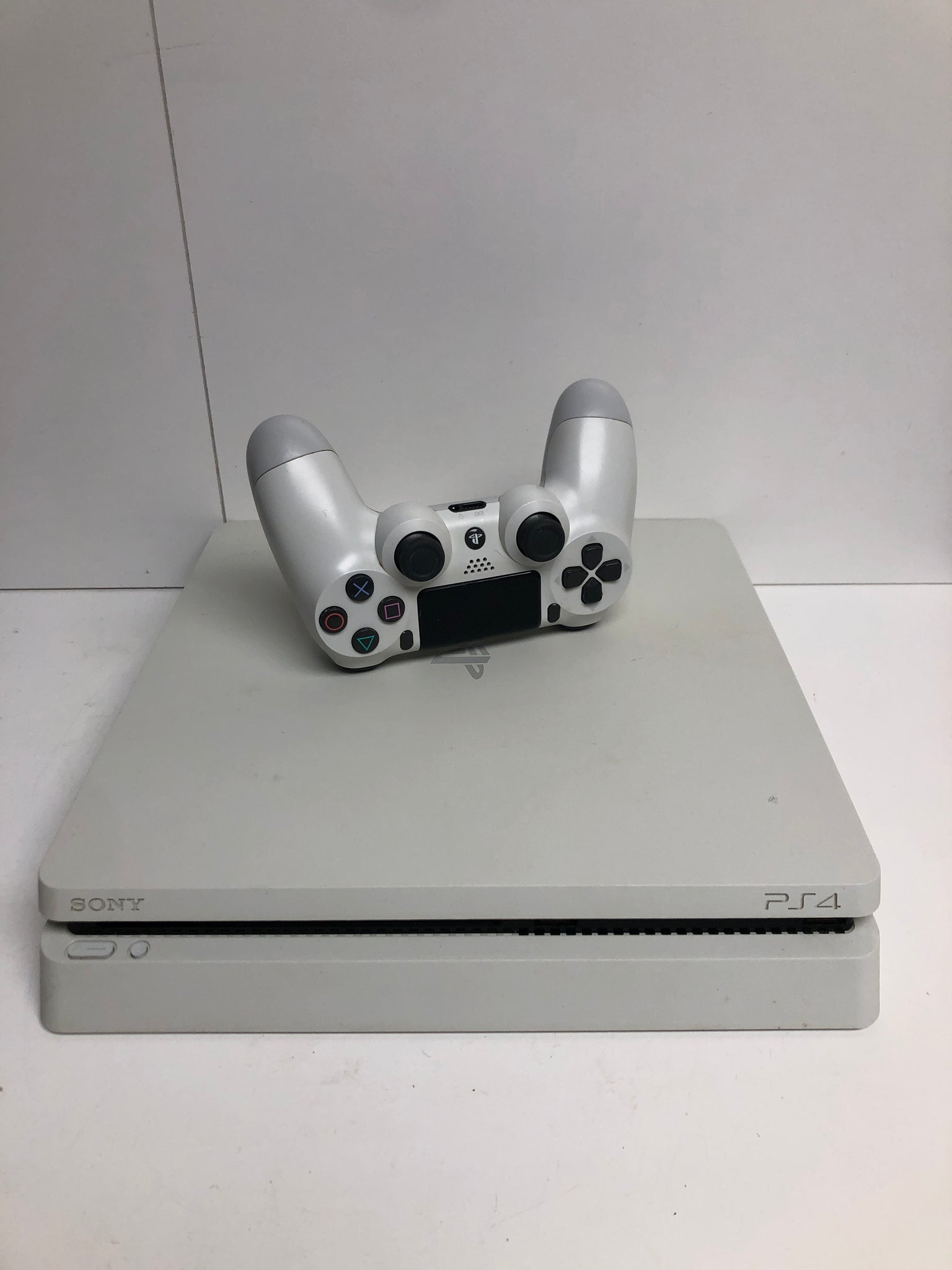 Playstation 4 Slim 1TB White