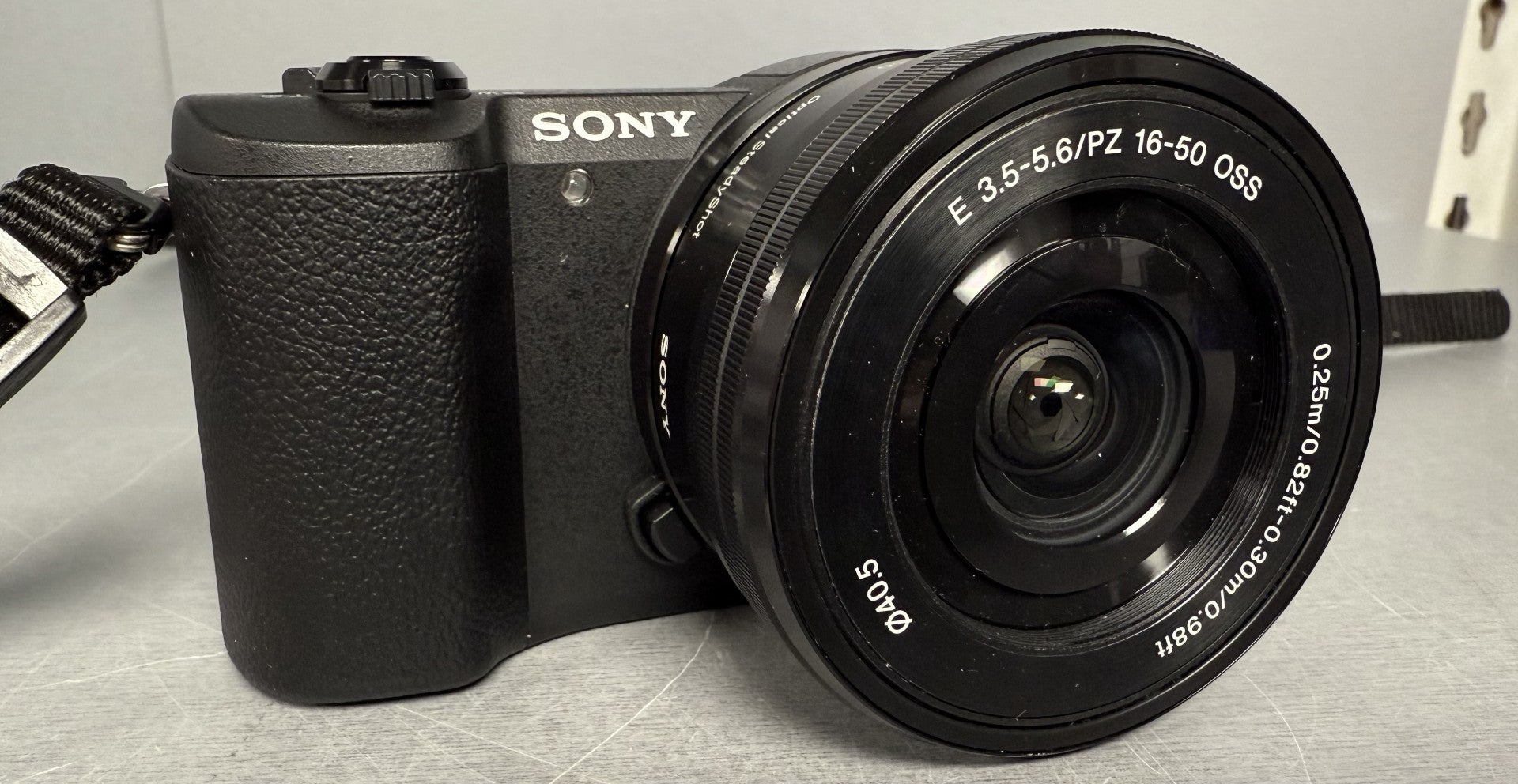 Sony A5100 16-50mm Mirrorless Digital Camera with 3-Inch Flip Up LCD ** Unboxed **