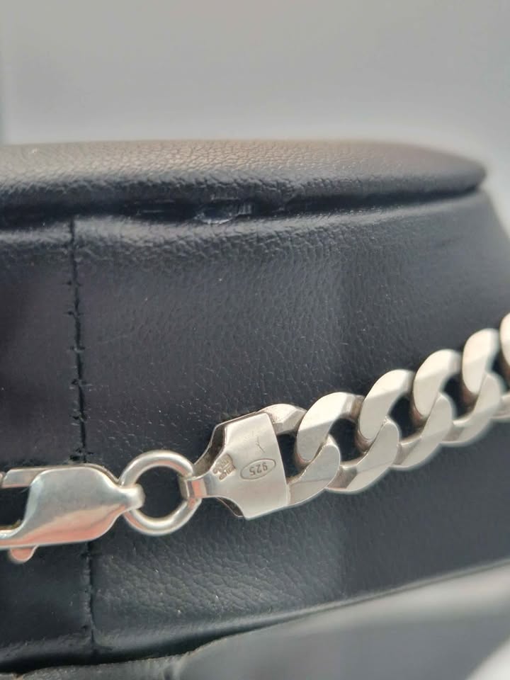 925 Sterling Silver Curb Chain Necklace With Shield Fob Pendant - 41.33 Grams - 22" Long