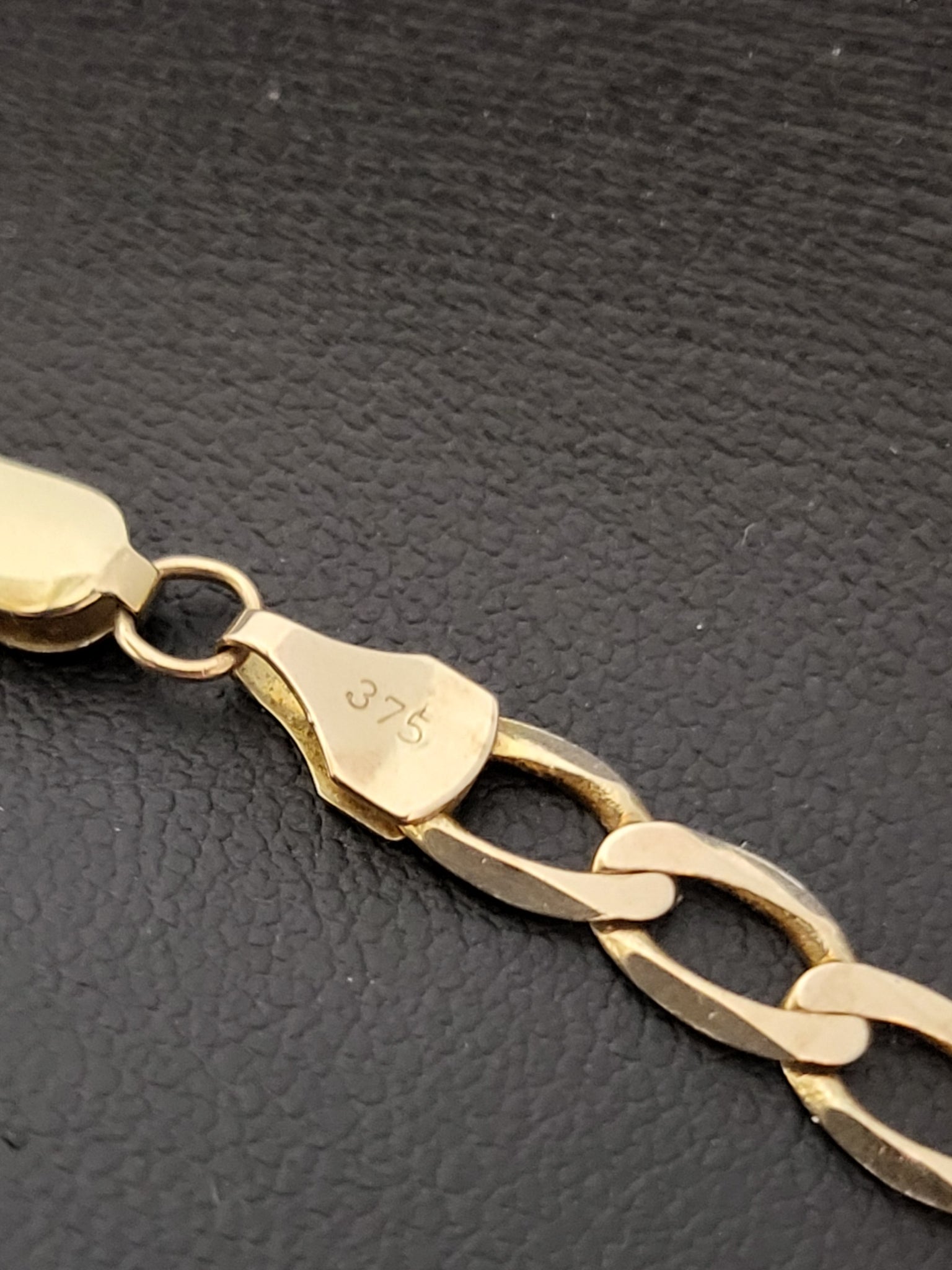 9ct Yellow Gold Flat Curb Link Chain - 18" - 9G