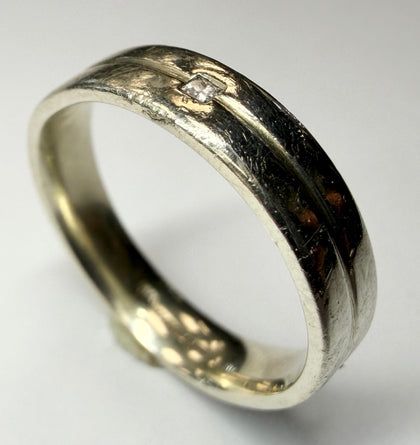 9ct white gold ring size U