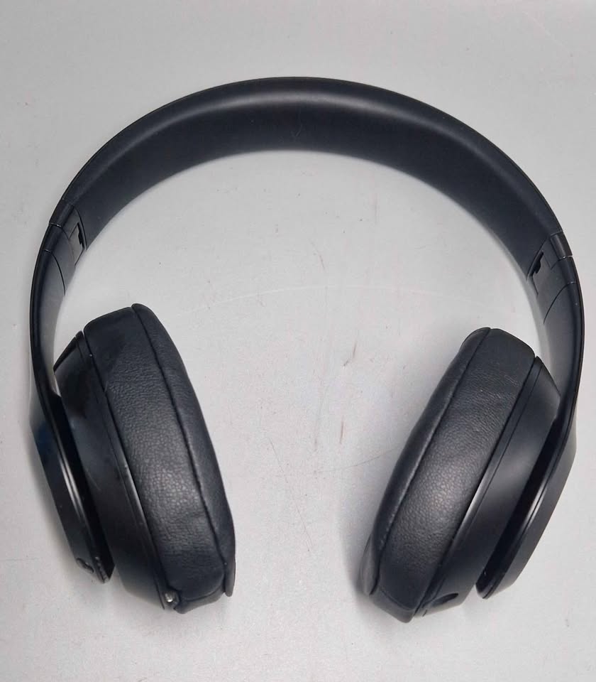 Beats Studio3 Wireless Matte Black Over Ear Headphones, B