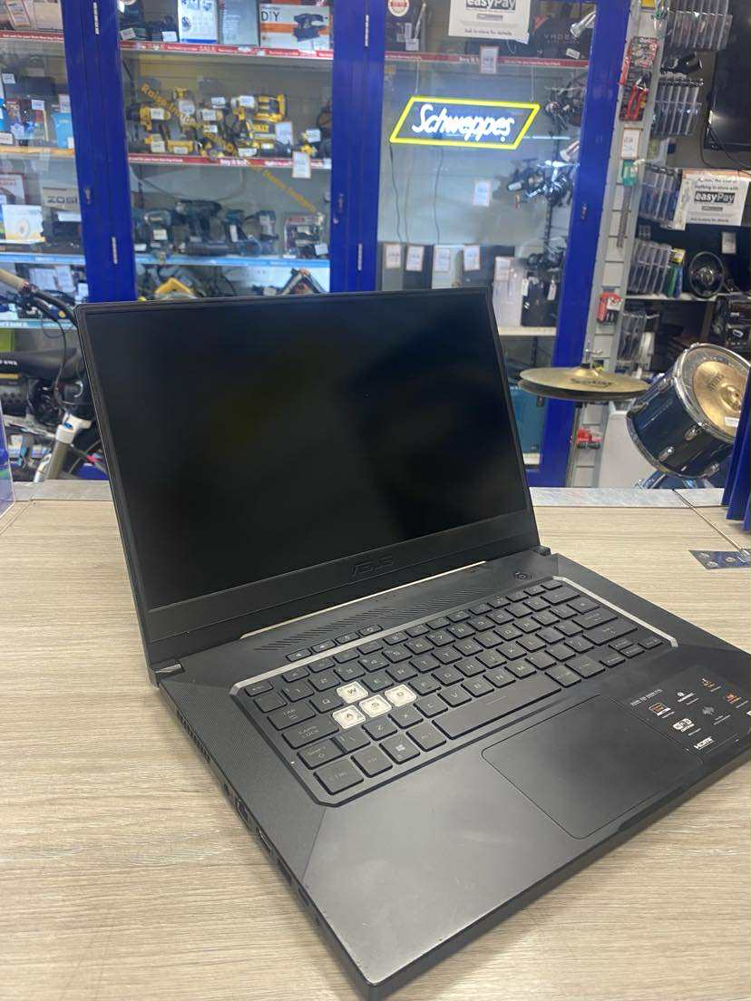 Asus TUF Dash F15 FX516PM RTX 3060/8GB RAM/512GB SSD