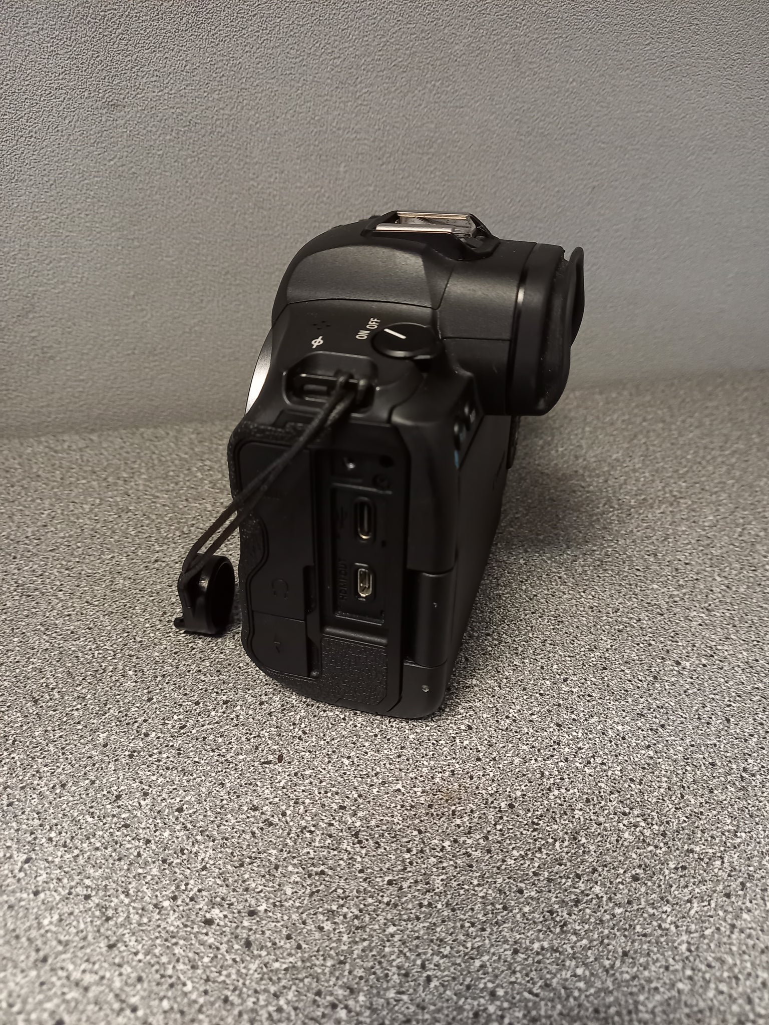 Canon Eos R5 Mirrorless Camera Body Only