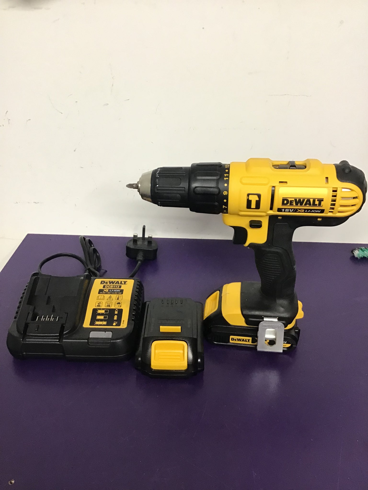DEWALT DCD776 Combi drill with 2 batteries and a charger