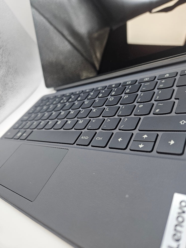 Lenovo P11 - 128GB - With Keyboard