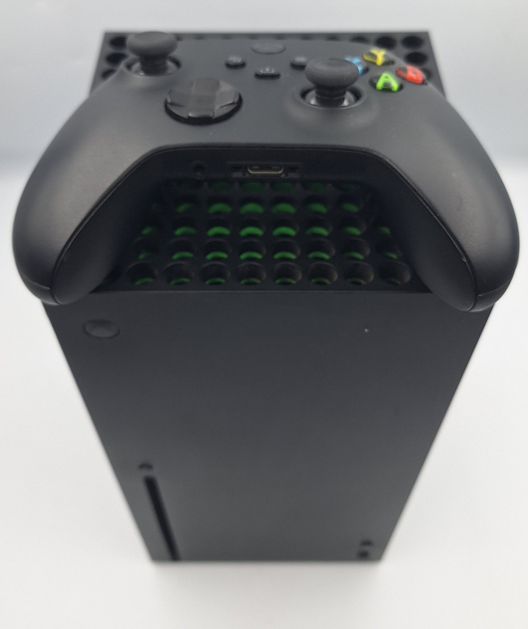 Microsoft Xbox Series X 1TB black game console with 1 x controller and all leads BOXED