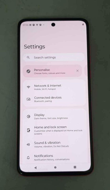 Motorola Moto G84 5G 256GB, pink unlocked. unboxed.