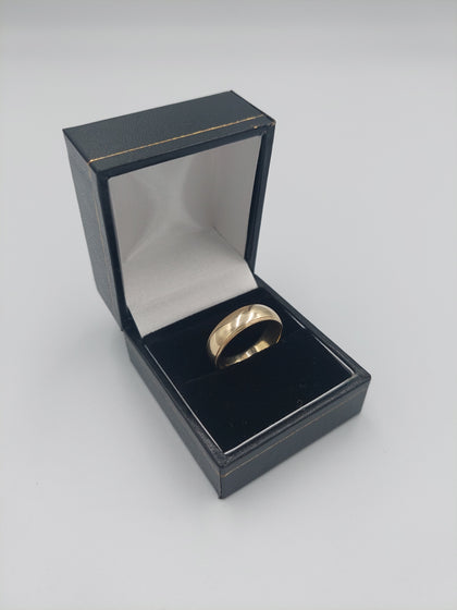 9K Solid Gold Band/Ring with Patterned Outline, Weight: 4.1Grams, Size R - Box Included