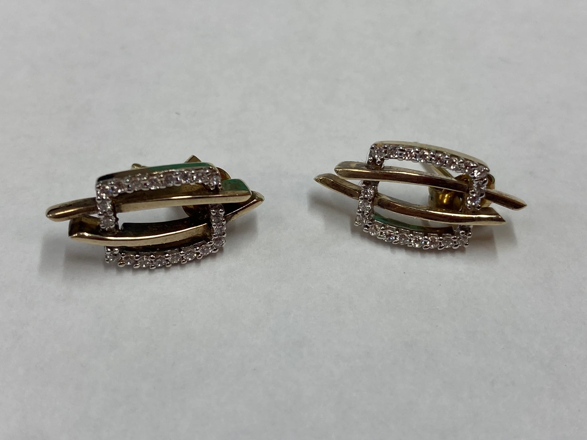 9ct gold necklace and earrings 17.5"