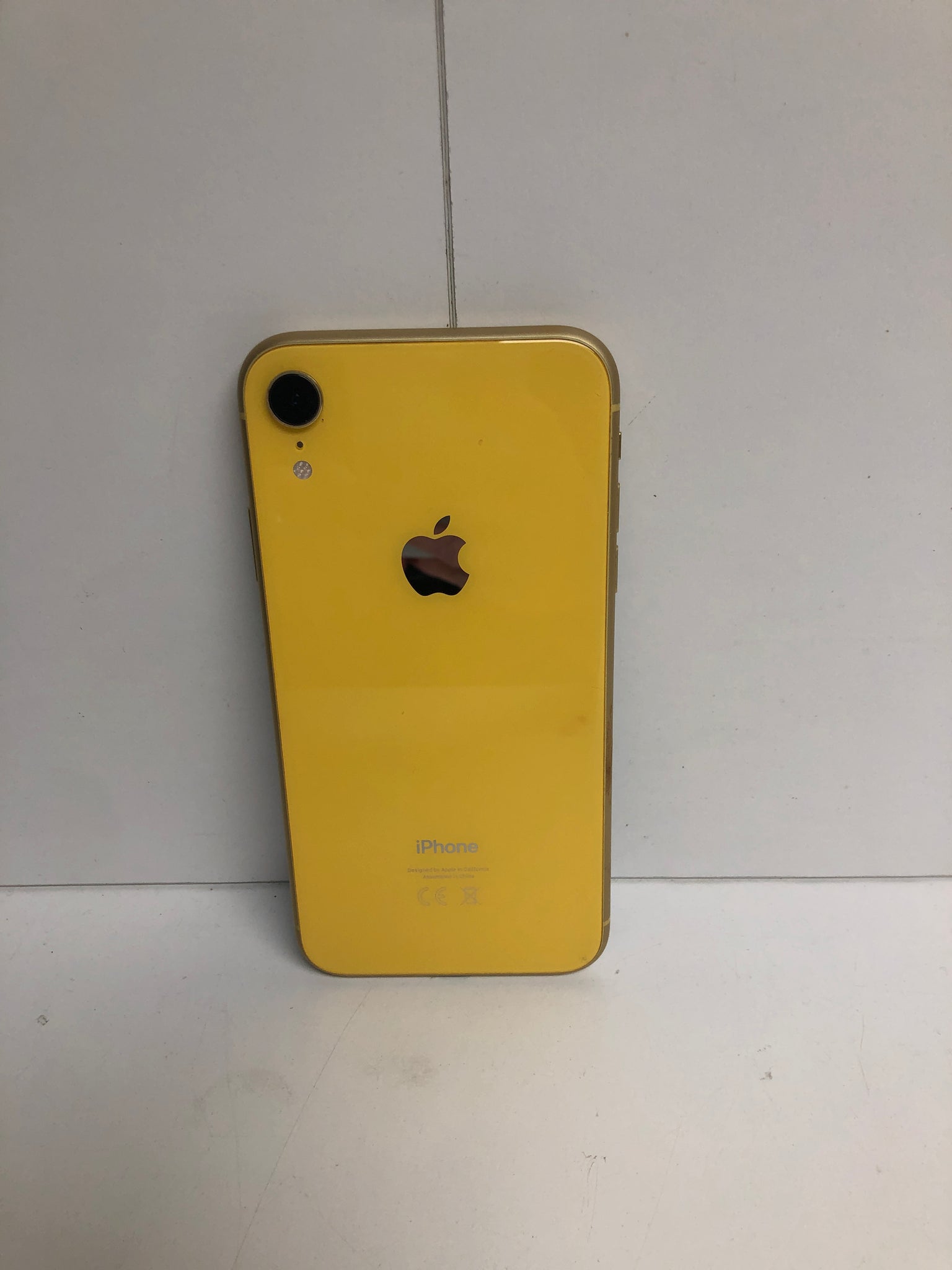 iPhone XR - 64GB - Yellow