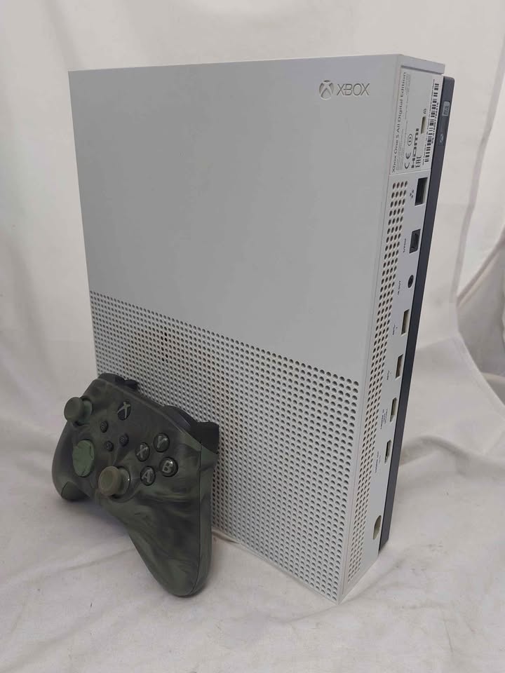Xbox One S All Digital Edition 1TB Console Unboxed With Green Controller- No battery Cover