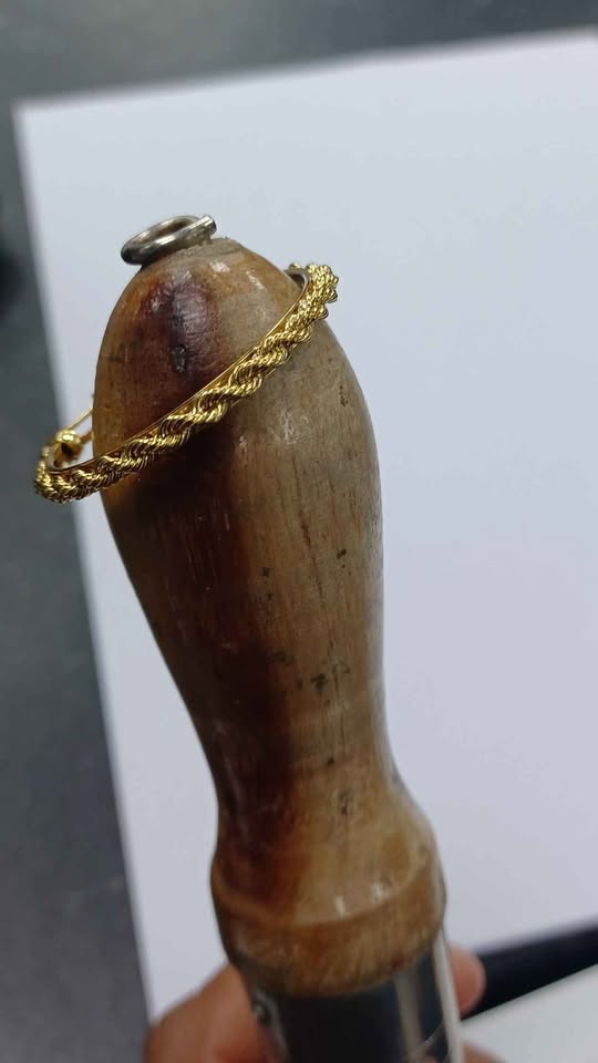 9K GOLD EARINGS