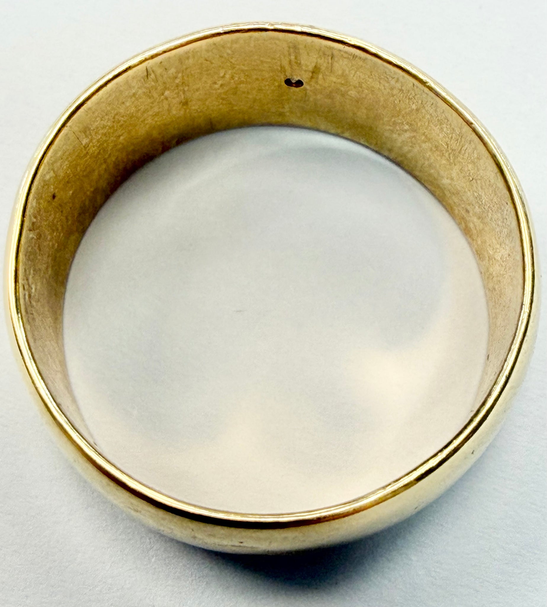 9ct yellow gold wedding band with diamond size Q 1/2