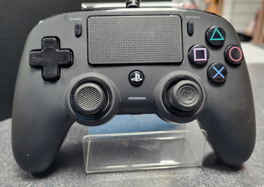 Playstation 4 Console - 500GB - Black - Wired pad
