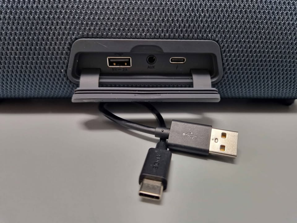 LG XBOOM Go XG7QBK Portable Speaker - Black, B