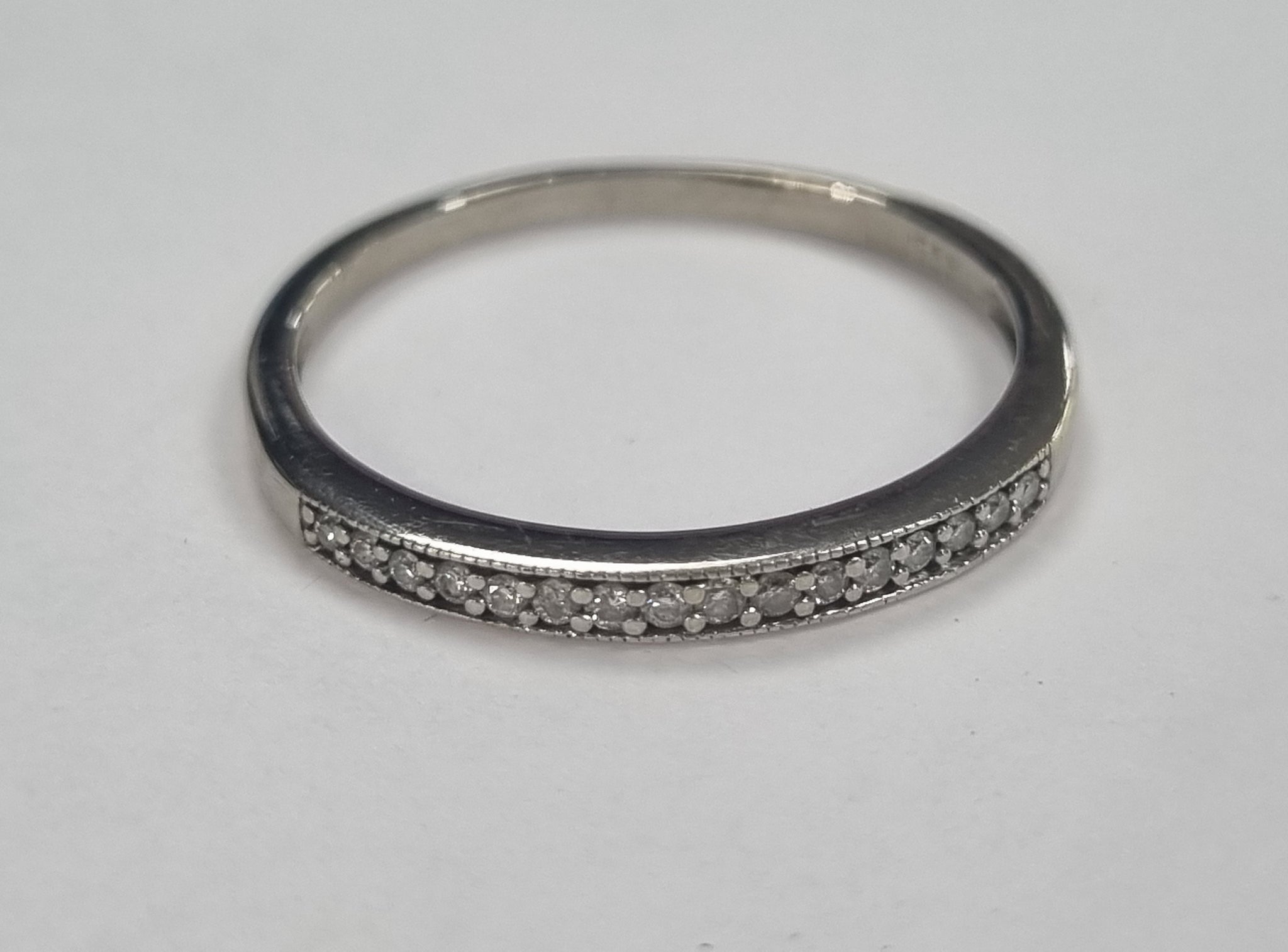 9ct white gold diamond ring size U1/2