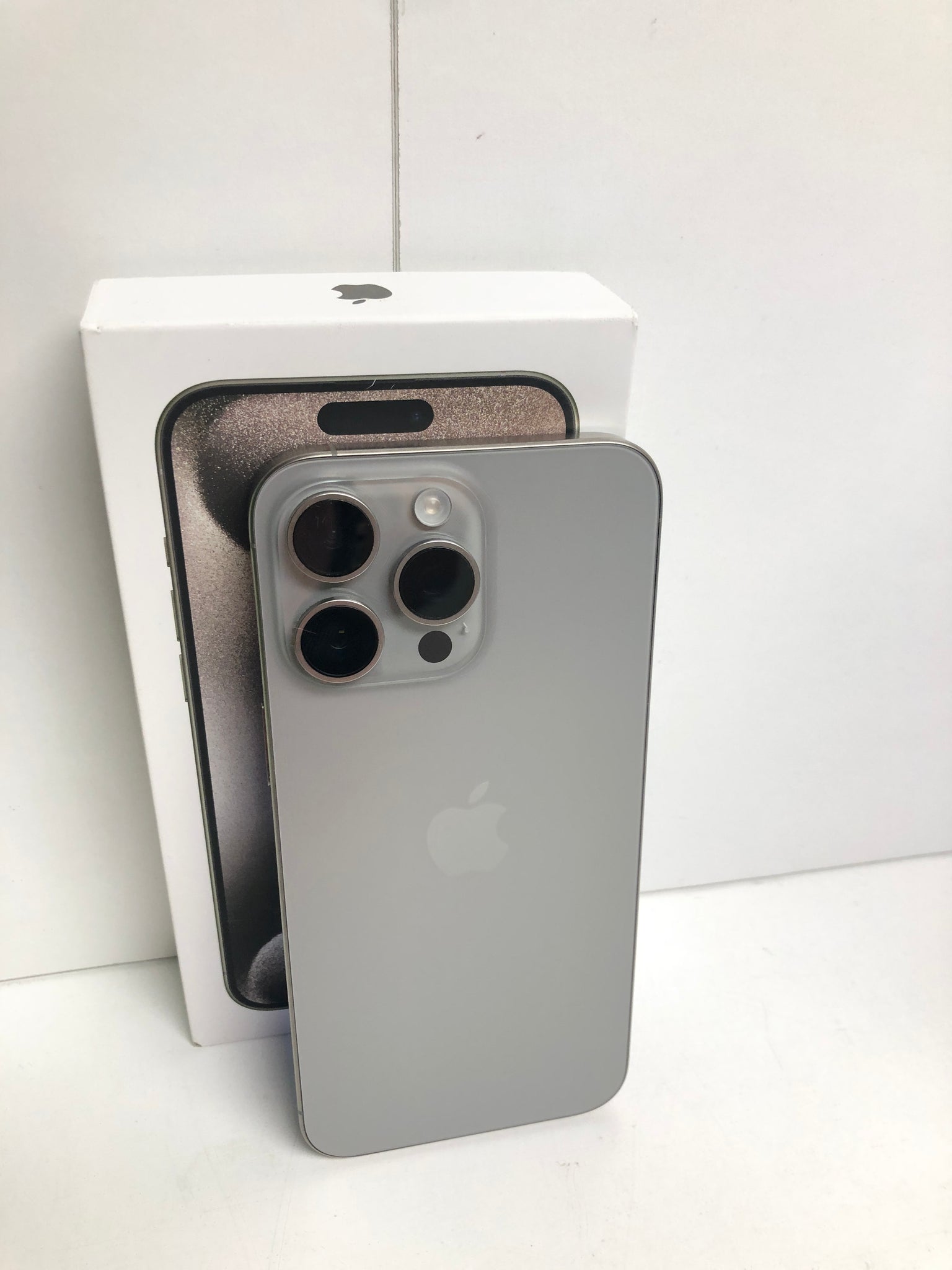 Apple iPhone 15 Pro Max 256GB Natural Titanium
