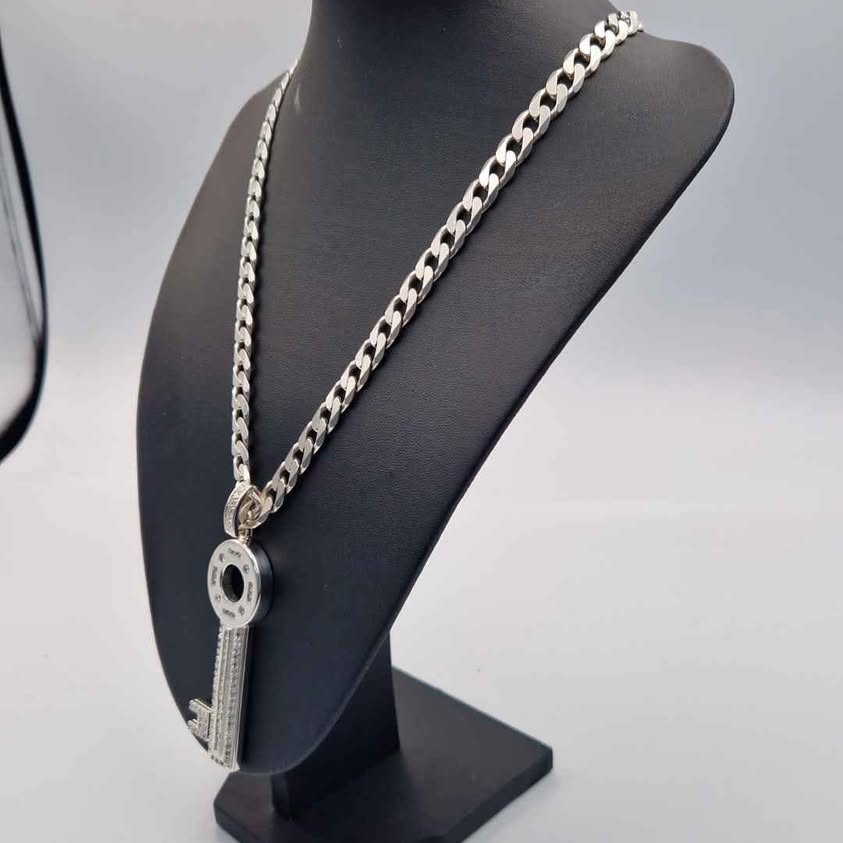 925 Sterling Silver Curb Chain Necklace With Big CZ Key Pedant - 97.93 Grams - 22" Long