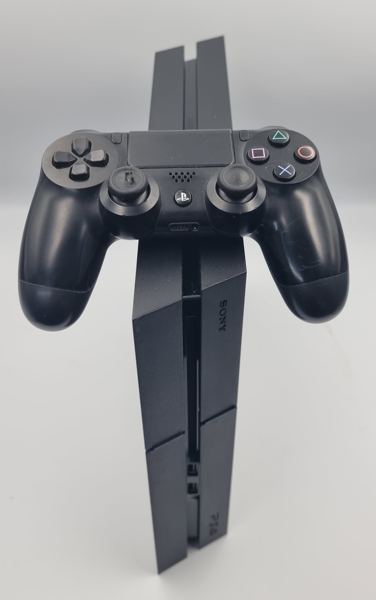 Sony Playstation 4 1TB console with 1 x dualshock controller and all leads BOXED