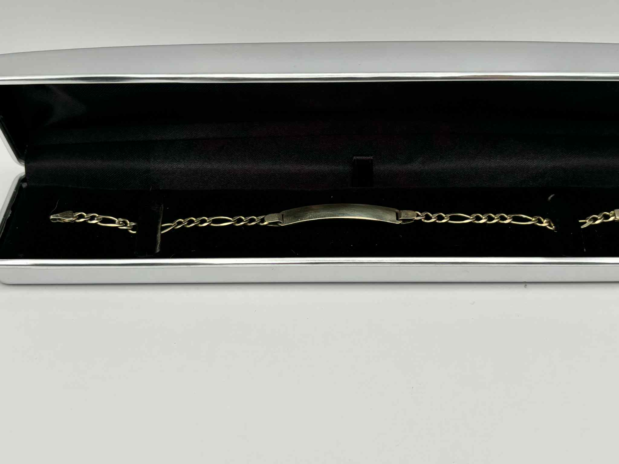 14ct gold 585 bracelet 8.9g Figaro style chain 8'' boxed